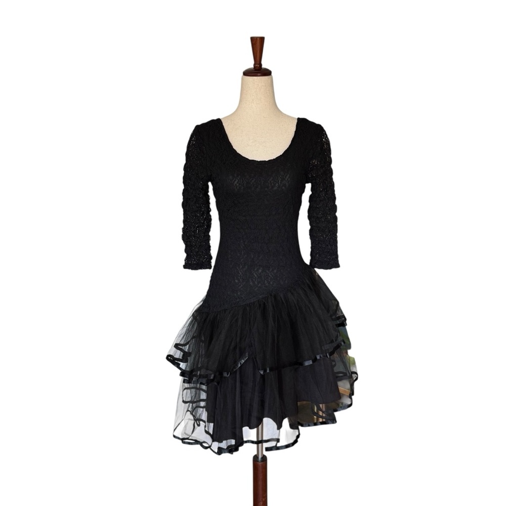Vintage 80s Steppin' Out Black Lace Layered Tulle Asymmetric Evening Party Dress
